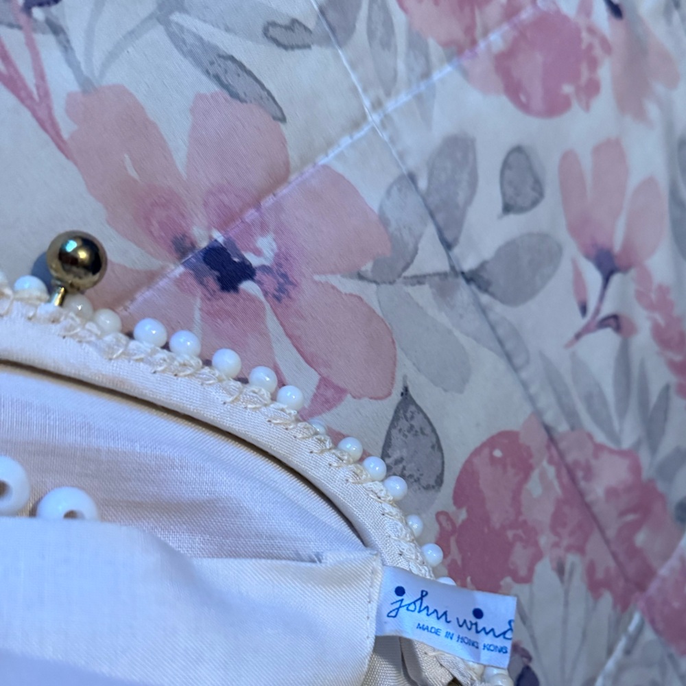 Vintage Pearl Clutch - Picture 3 of 5